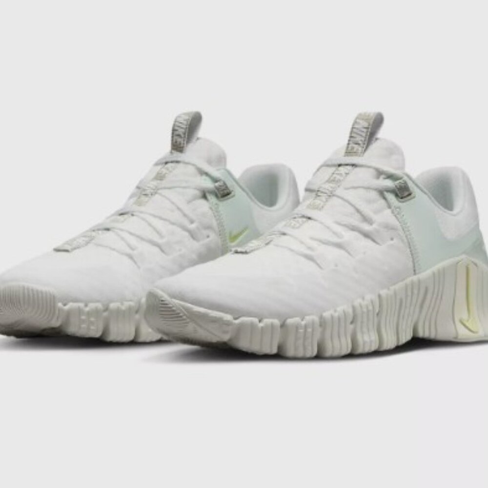 Women's Nike Free Metcon 5 Summit White Light Lemon Twist Lime FJ1548-100 sz 7.5